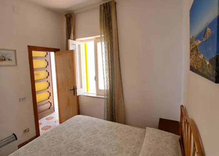 Casa Gialla Apartment *